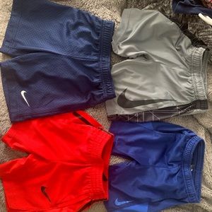 Nike shorts size small (5)
